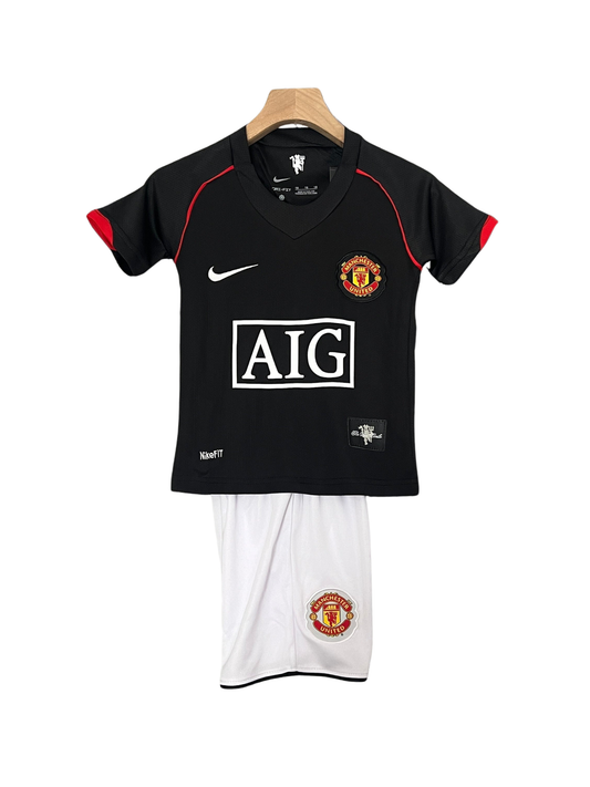 MANCHESTER UNITED BLACK 07/08 CHILDREN'S SET (RETRO)