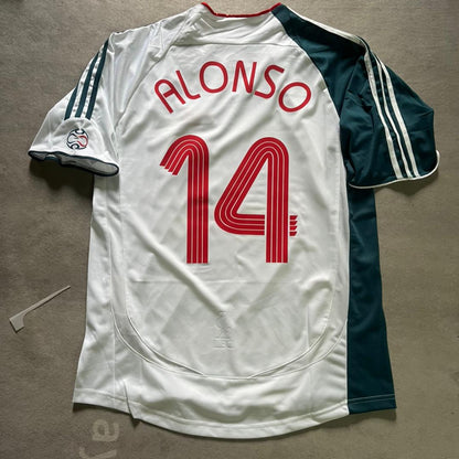 Xabi Alonso Liverpool 2006 2007 White Retro Jersey